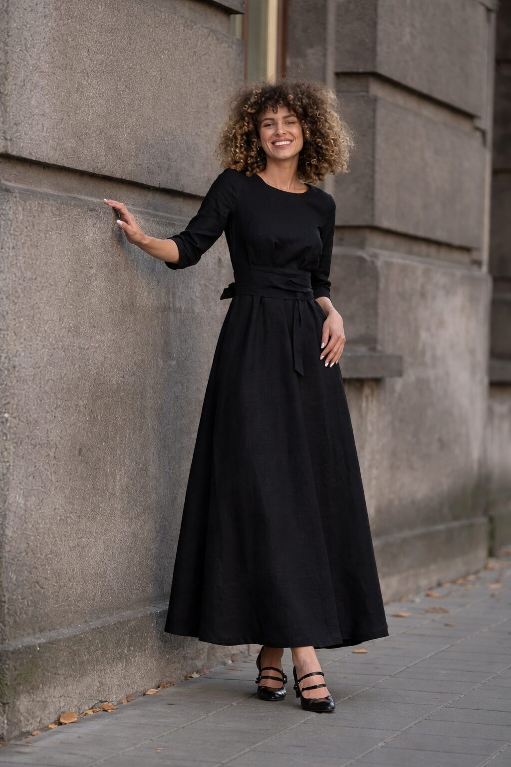 black linen maxi dress with sleeves Gabriela Hearst - Linnea Maxi Dress in Black Aloe Linen - Black - 42